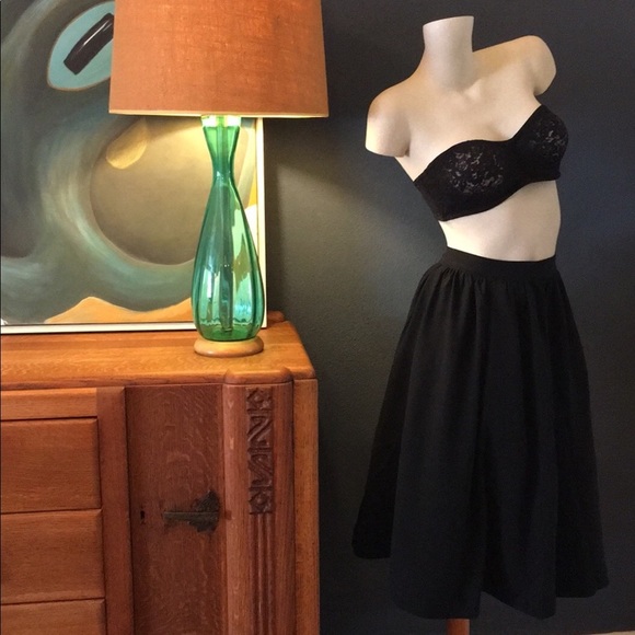 NWT Black Esley Full Swing Skirt L - Picture 1 of 7